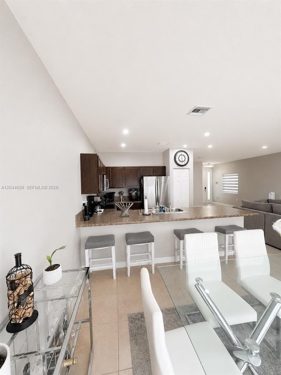 278 SE 31ST TER photo 8