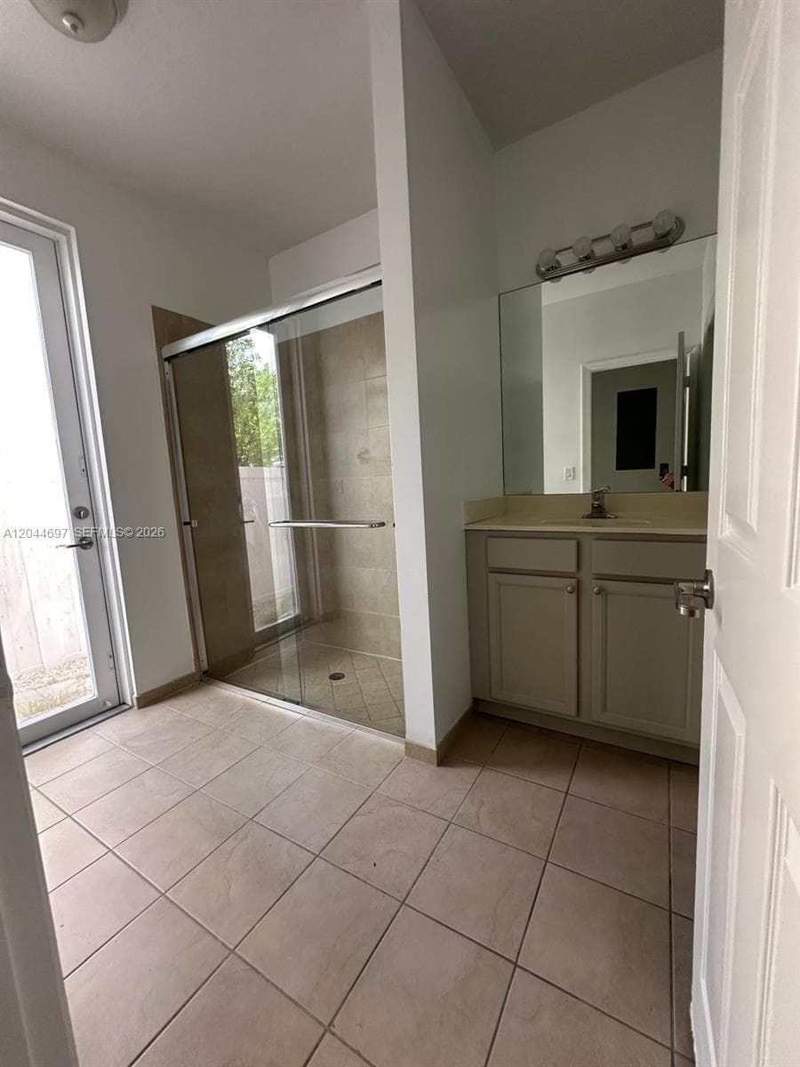 Bathroom downstairs