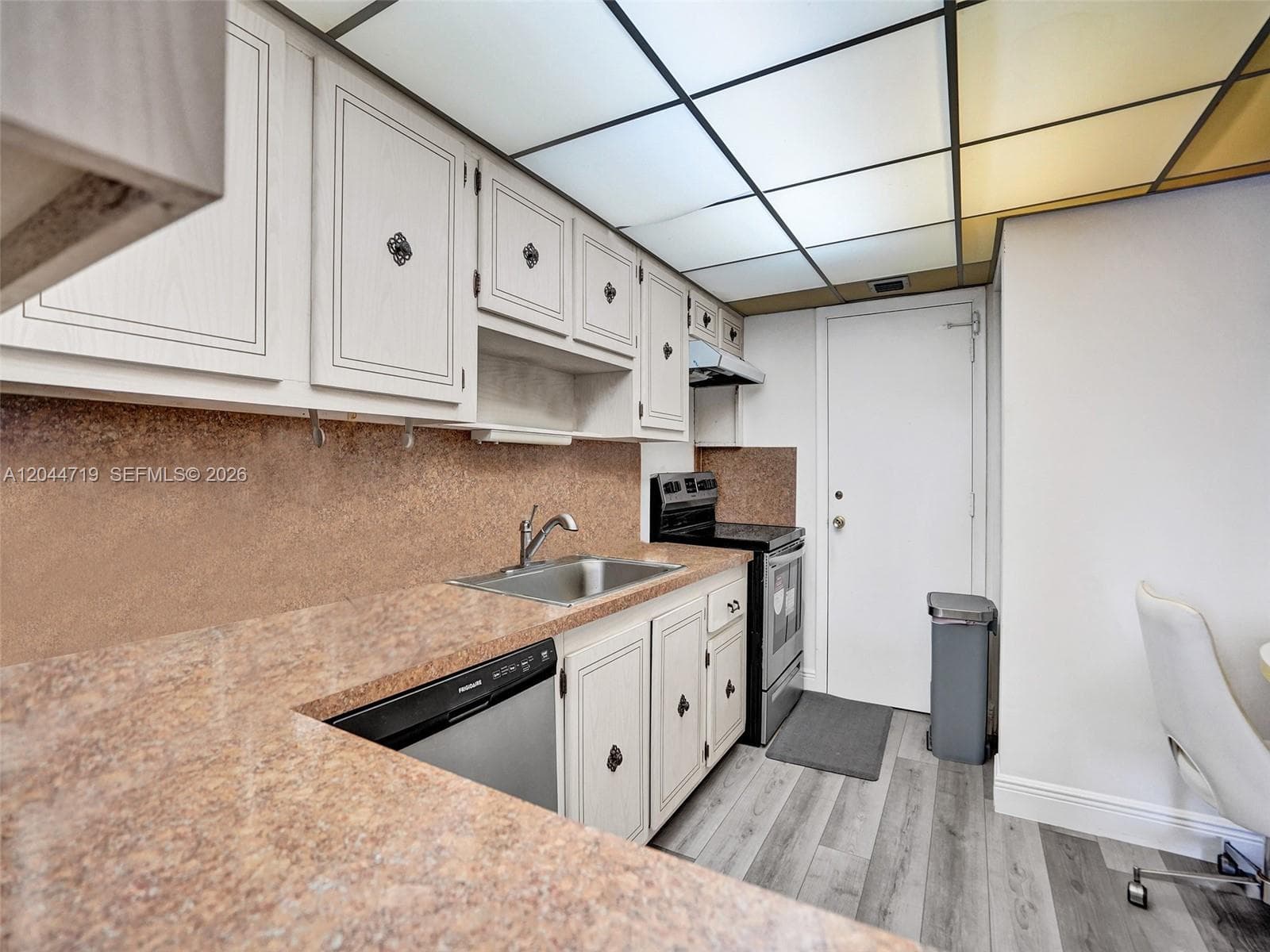 FAIRWAY RIVERA VIEW UPGRA · #432 in Hallandale Beach - Photo 9