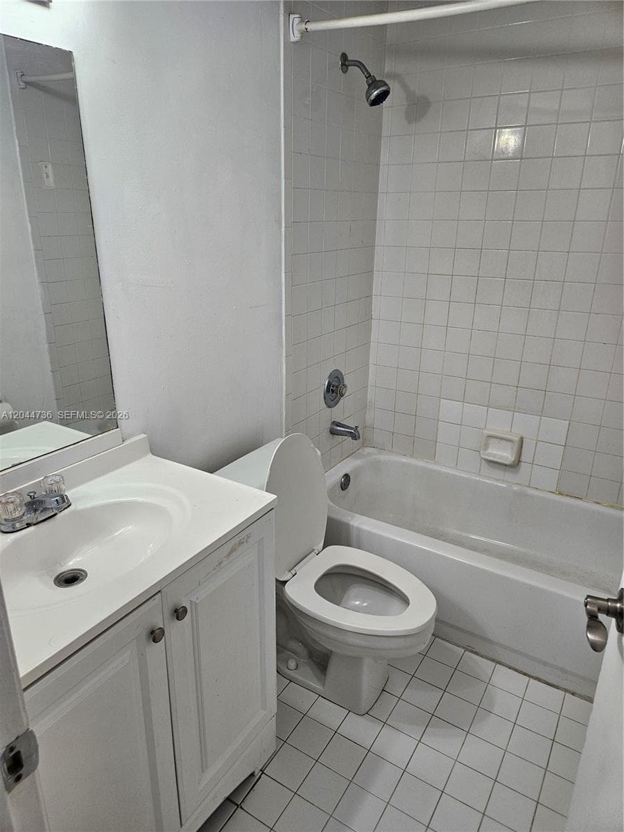 Suite Bathroom