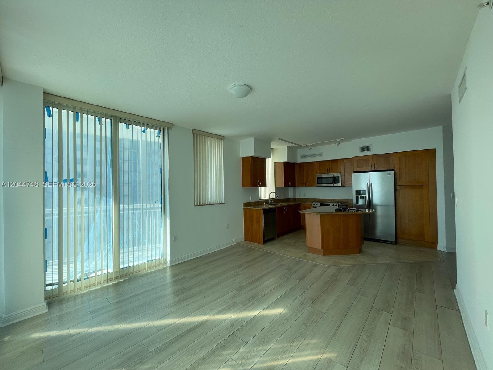 DUO COMDOMINIUM EAST · #1907E in Hallandale Beach - Photo 3