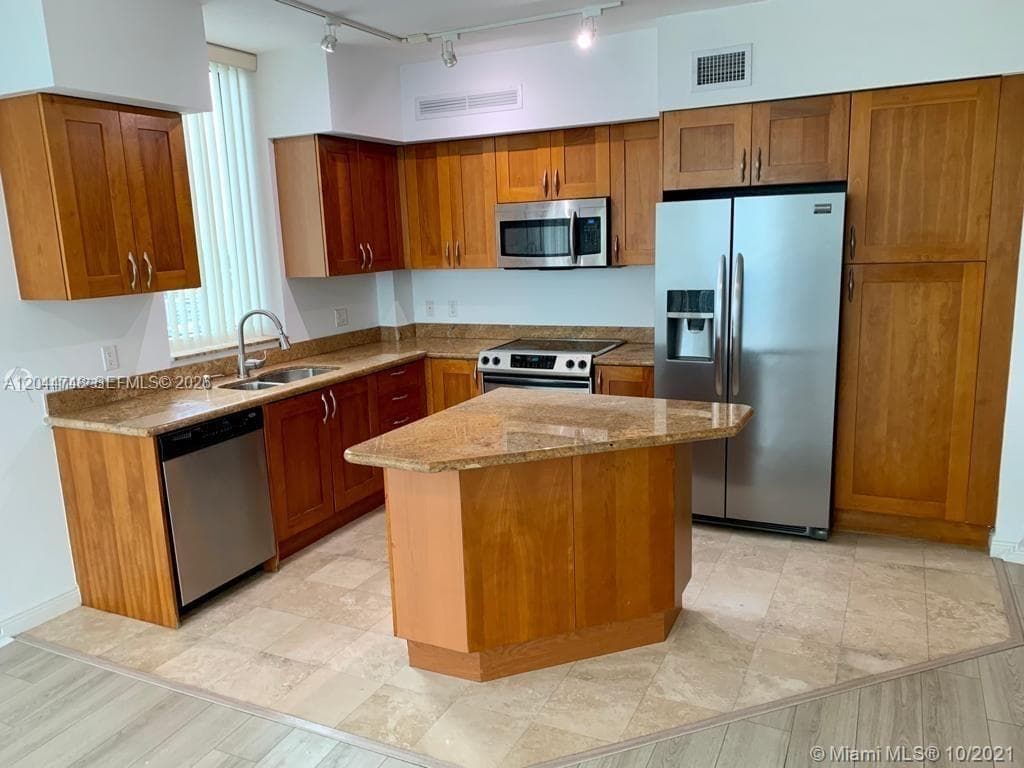 DUO COMDOMINIUM EAST · #1907E in Hallandale Beach - Photo 1