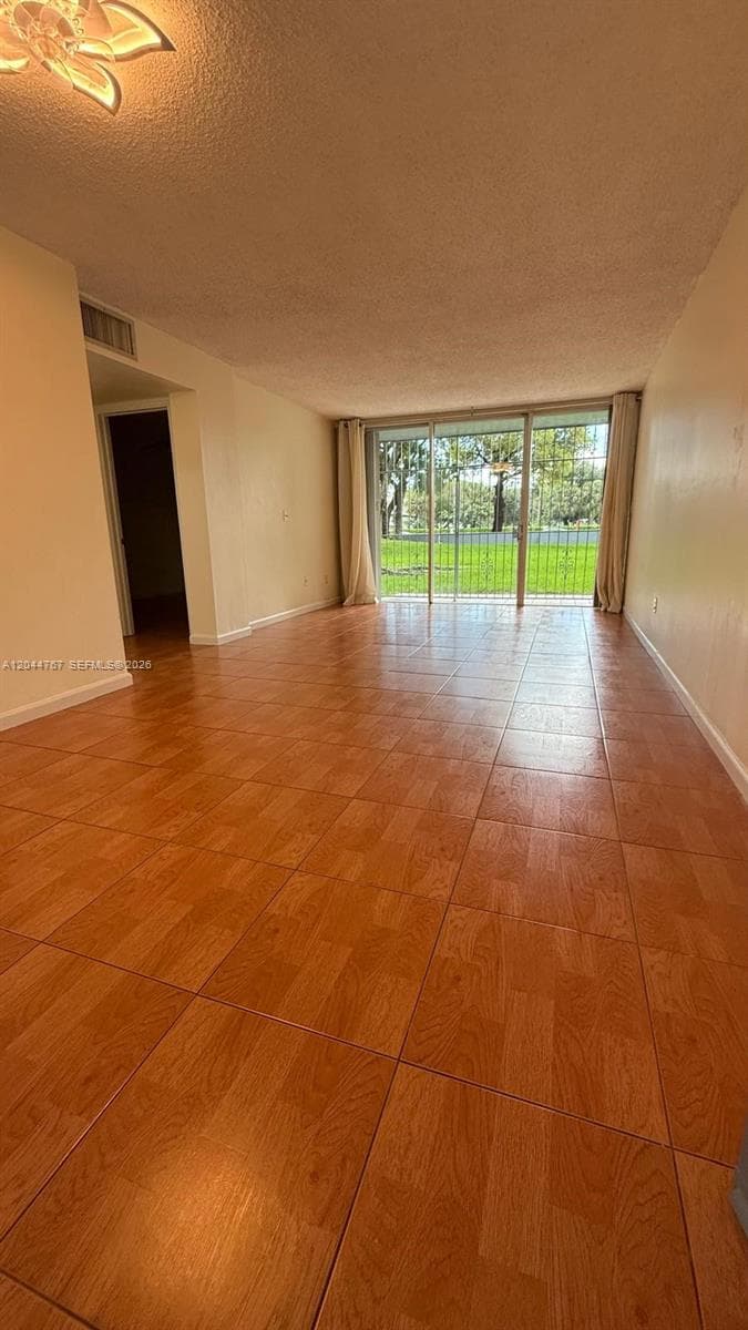 Living & Dining Area Vacant