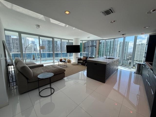 Epic · #3102 in Miami - Photo 8