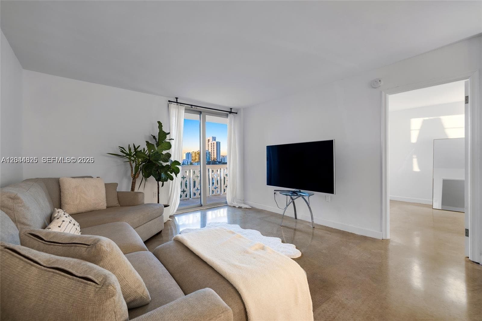 ADMIRAL TOWERS CONDO · #816 in Miami Beach - Photo 1