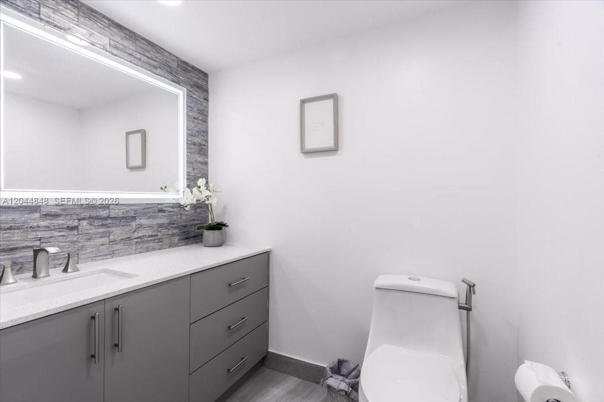 OLYMPUS CONDO PHASE · #1413 in Hallandale Beach - Photo 9