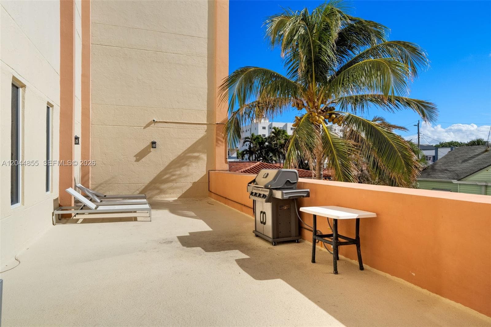 VALIANT HOUSE CONDO · #207 in Hollywood - Photo 20