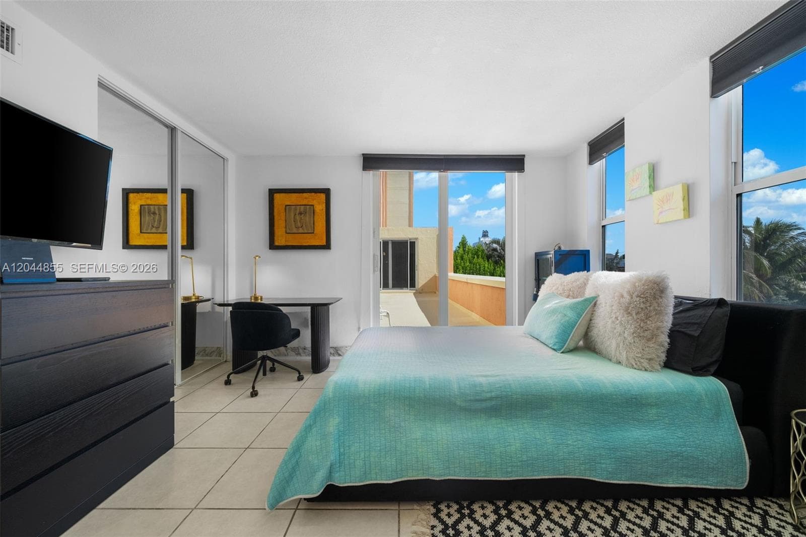 VALIANT HOUSE CONDO · #207 in Hollywood - Photo 10