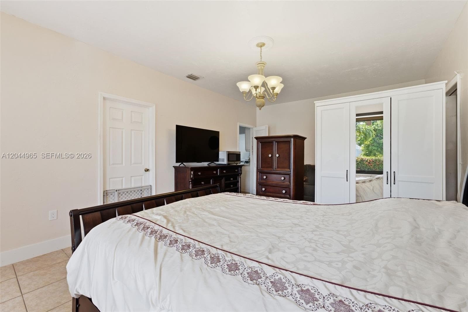 1421-1419 SW 76 ct photo 5