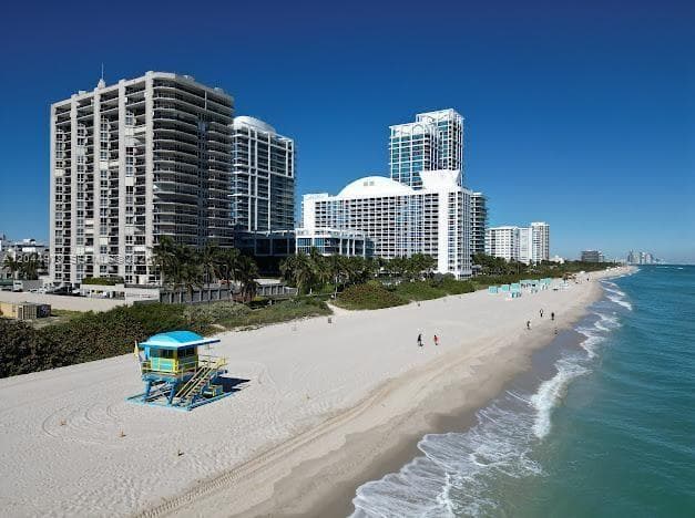 THE STERLING CONDO · #1608 in Miami Beach - Photo 2