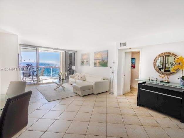 THE STERLING CONDO · #1608 in Miami Beach - Photo 6
