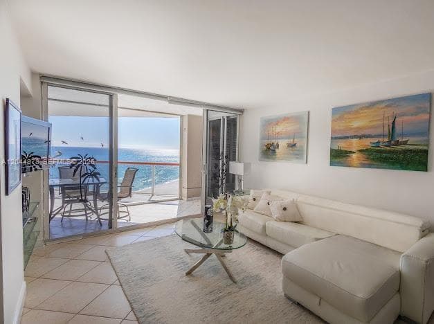 THE STERLING CONDO · #1608 in Miami Beach - Photo 3