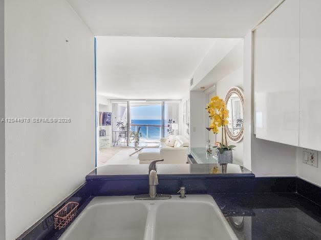 THE STERLING CONDO · #1608 in Miami Beach - Photo 14