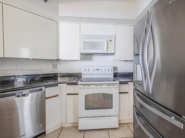 THE STERLING CONDO · #1608 in Miami Beach - Photo 4