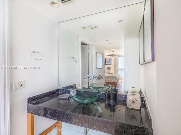 THE STERLING CONDO · #1608 in Miami Beach - Photo 8