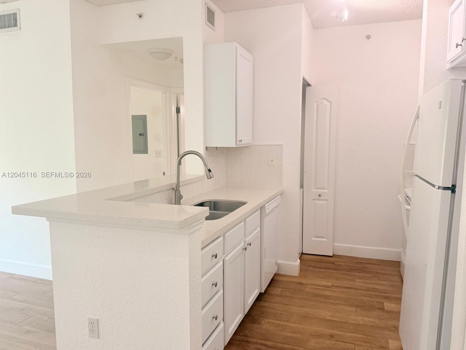 Valencia Condo · #355 in South Miami - Photo 7