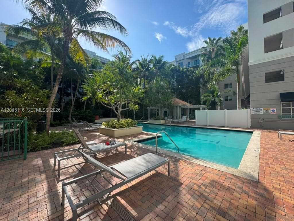 Valencia Condo · #355 in South Miami - Photo 14