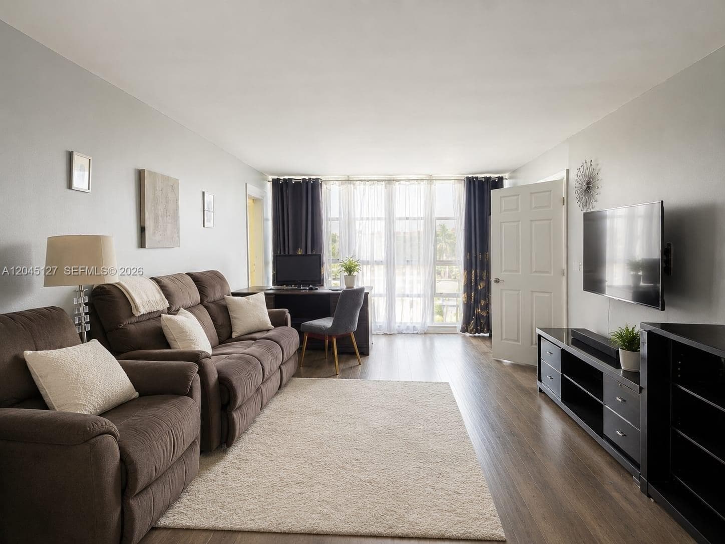 DESOTO PARK CONDO · #520 in Hallandale Beach - Photo 2