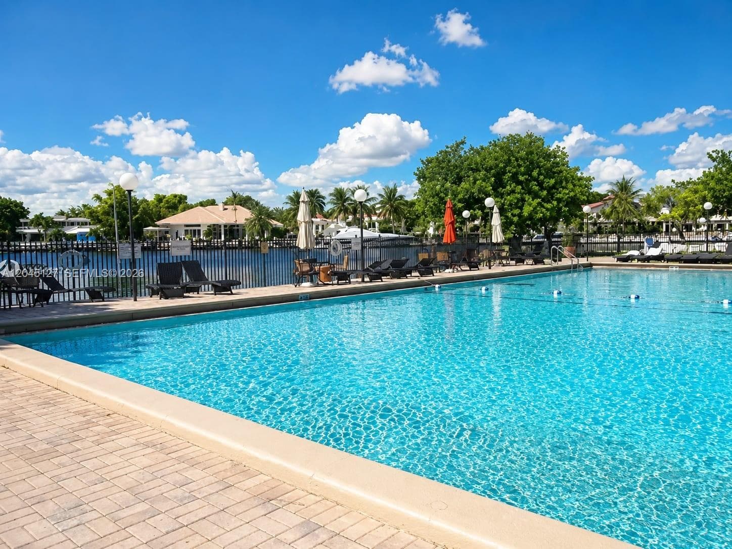 DESOTO PARK CONDO · #520 in Hallandale Beach - Photo 5