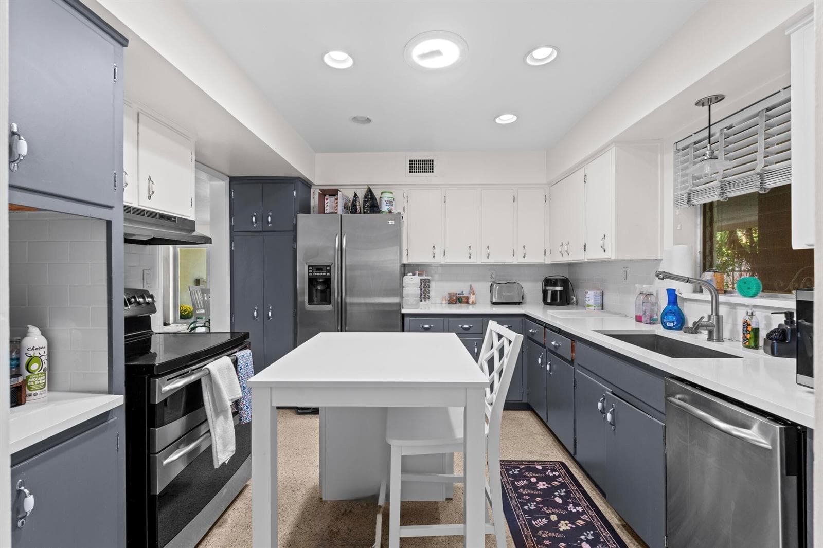 16-web-or-mls-A7407741