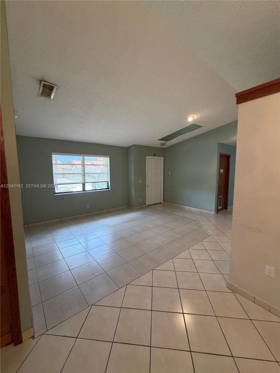 3262 SW 139th Pl photo 5