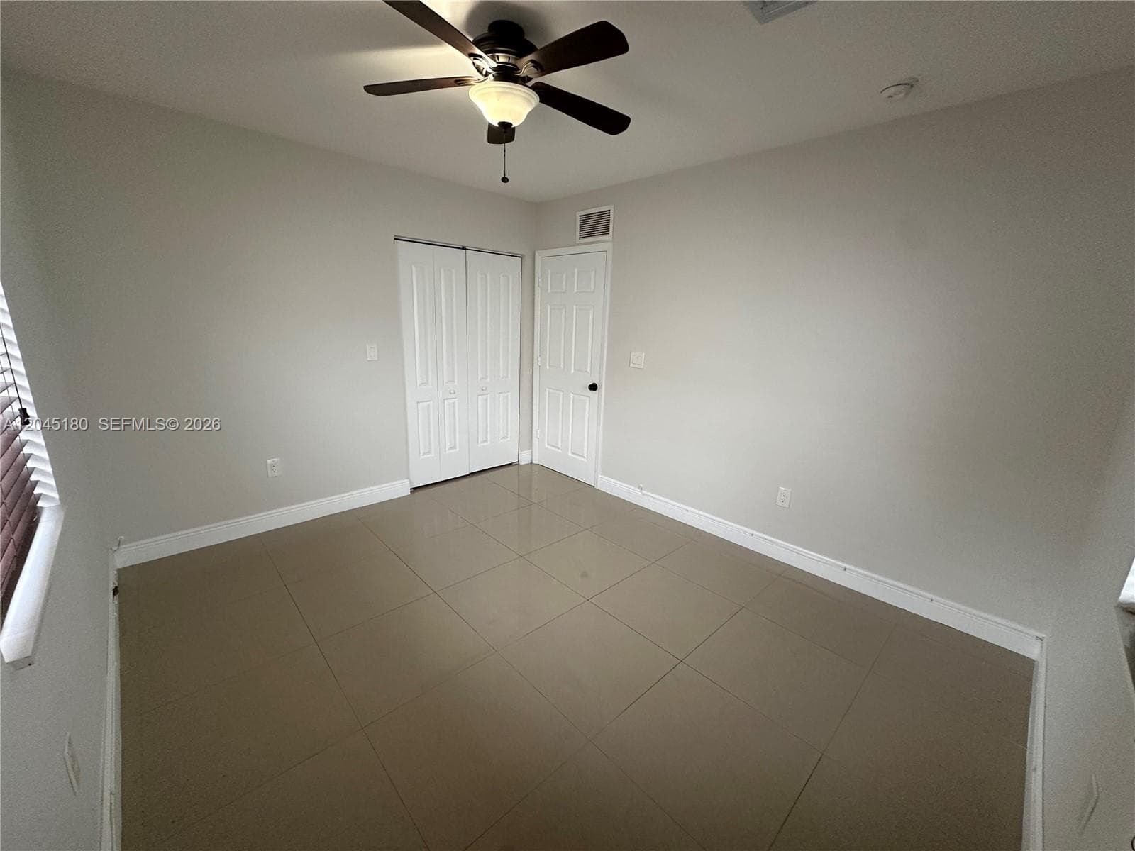 2155 Biarritz Dr photo 8