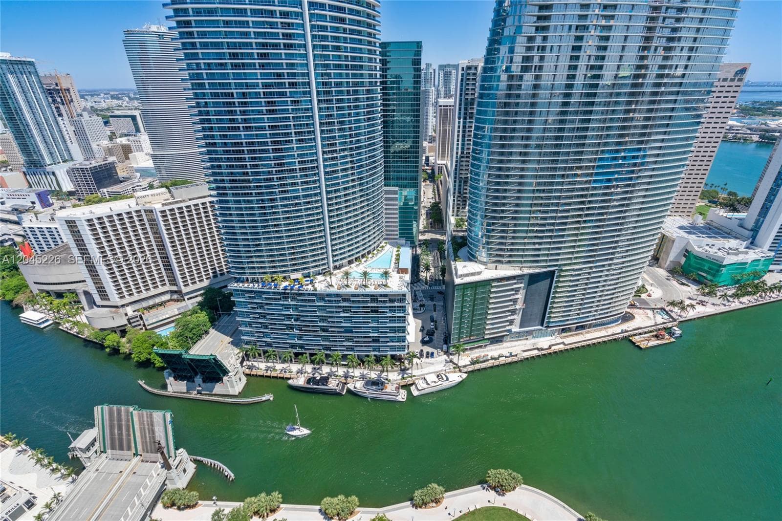 Icon Brickell I · #4315 in Miami - Photo 2
