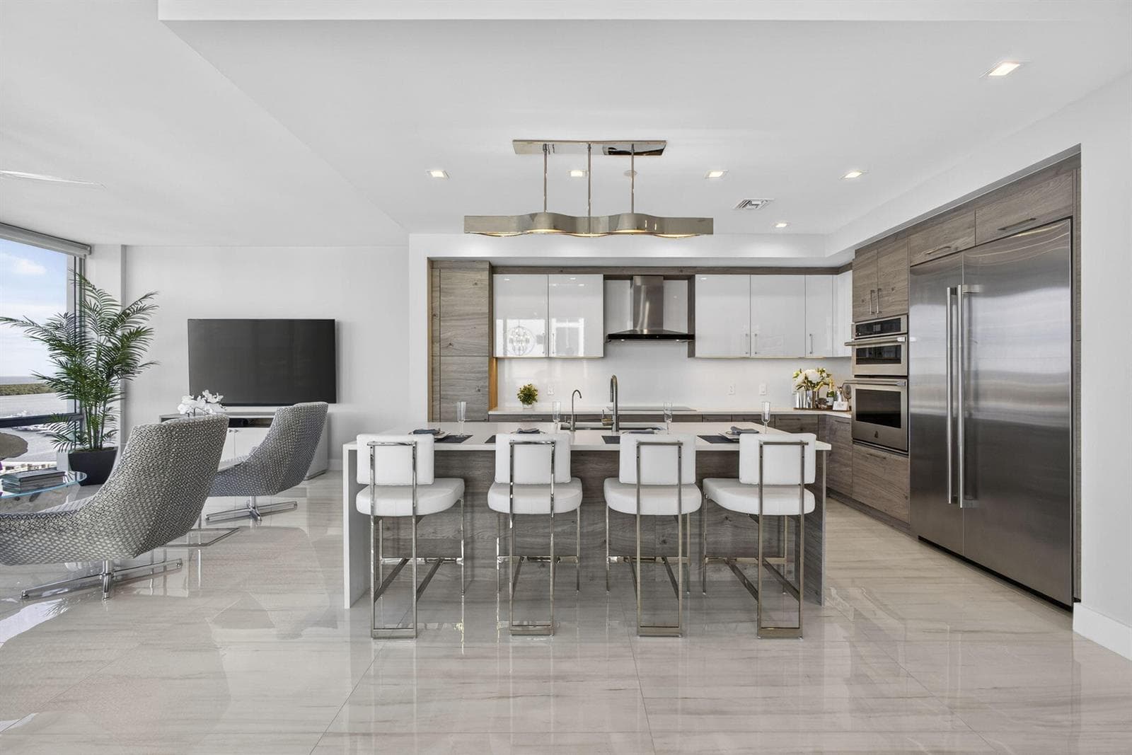 KITCHEN SOUTH VIEW