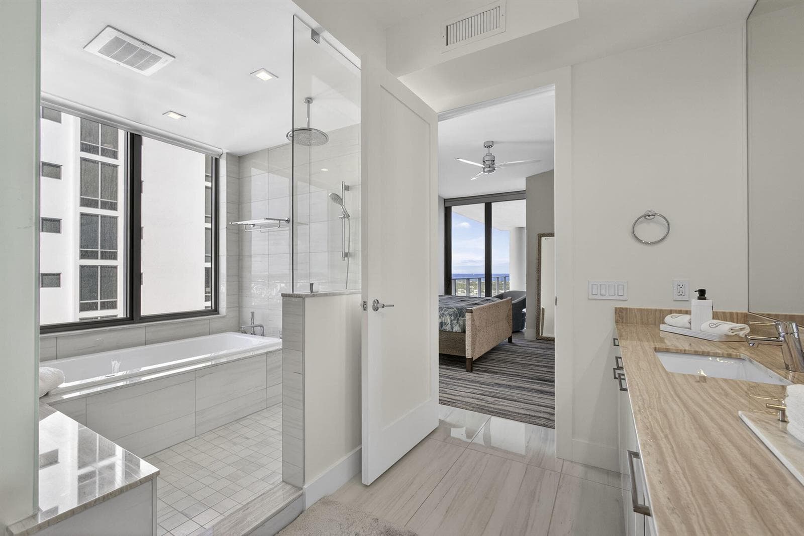 MASTER BATH N.EAST VIEW