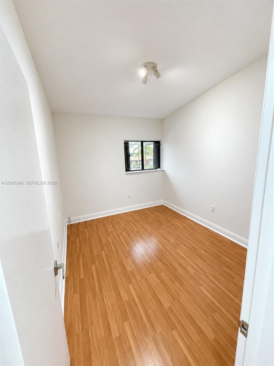 2nd bedroom / Office