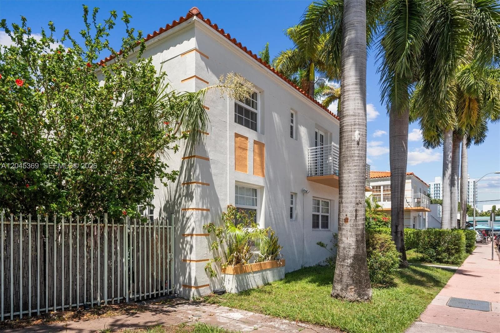 BEACHGARDENS CONDO · #8 in Miami Beach - Photo 16
