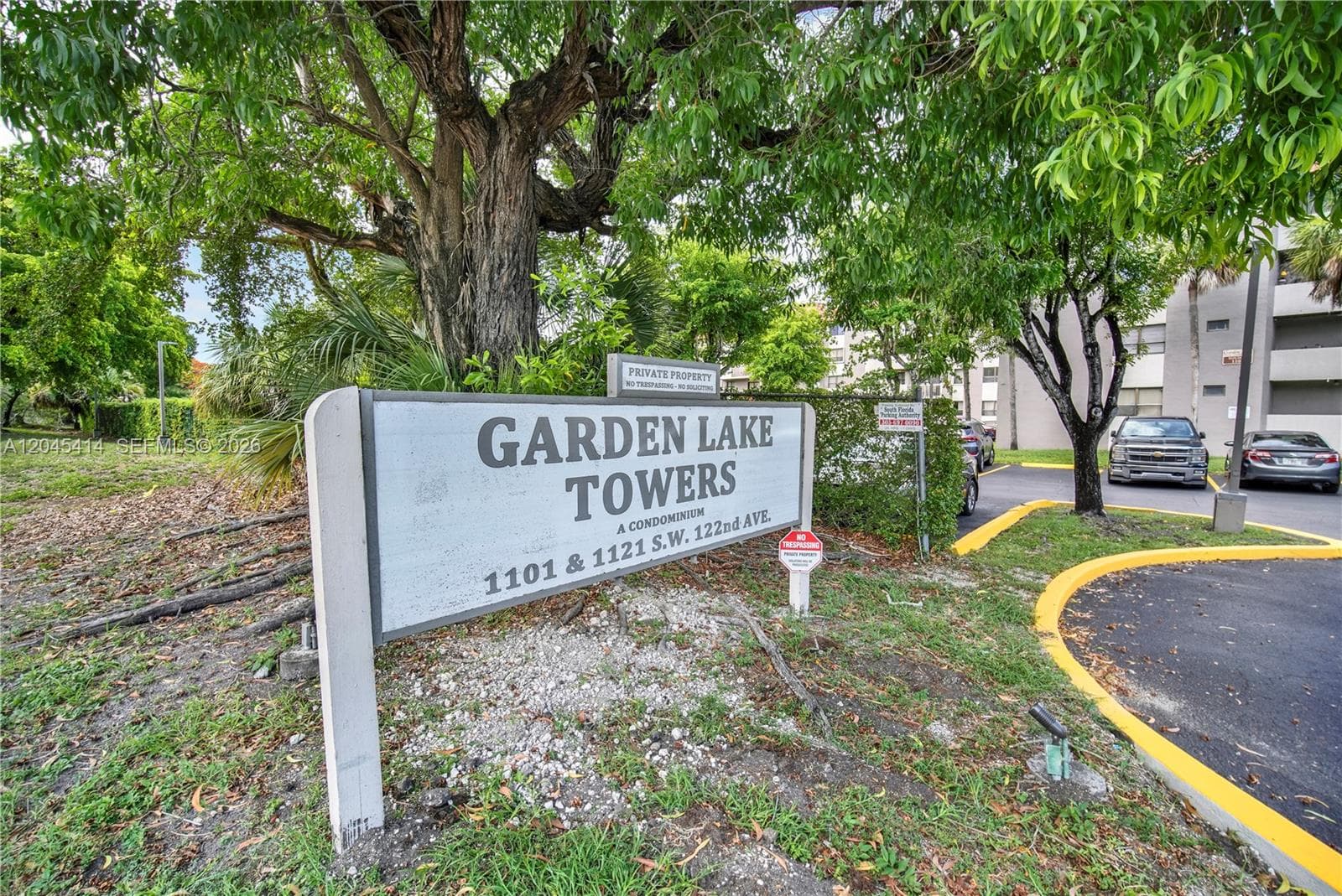 Garden Lake Towers Condo · #205 in Miami - Photo 2