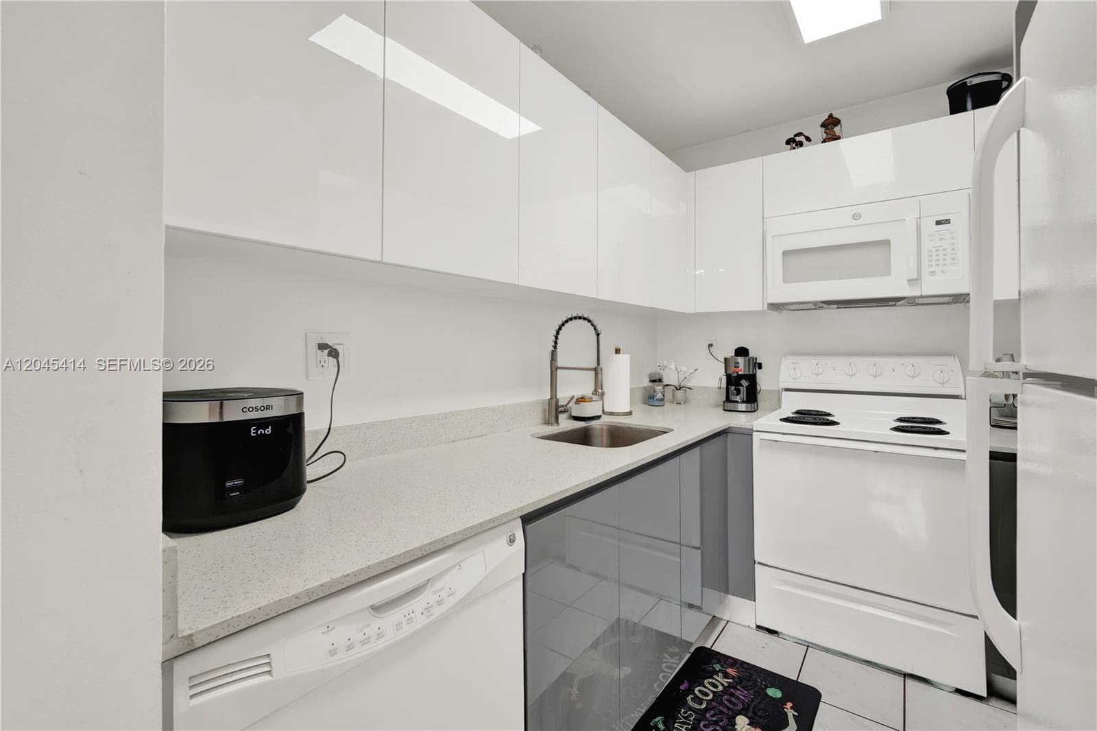 Garden Lake Towers Condo · #205 in Miami - Photo 9