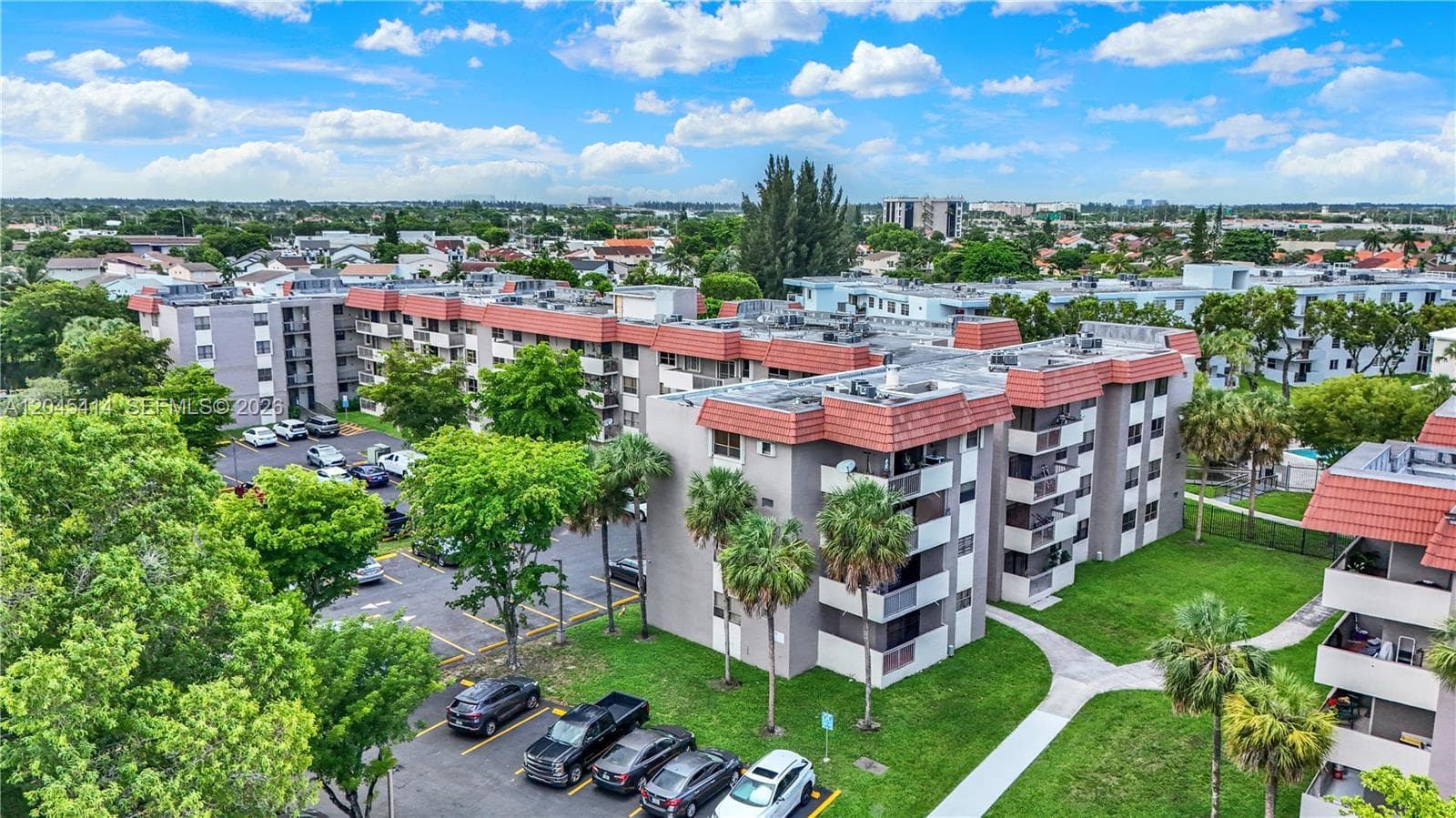 Garden Lake Towers Condo · #205 in Miami - Photo 33