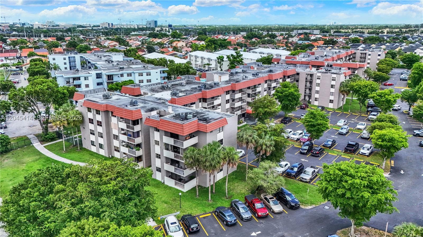 Garden Lake Towers Condo · #205 in Miami - Photo 35