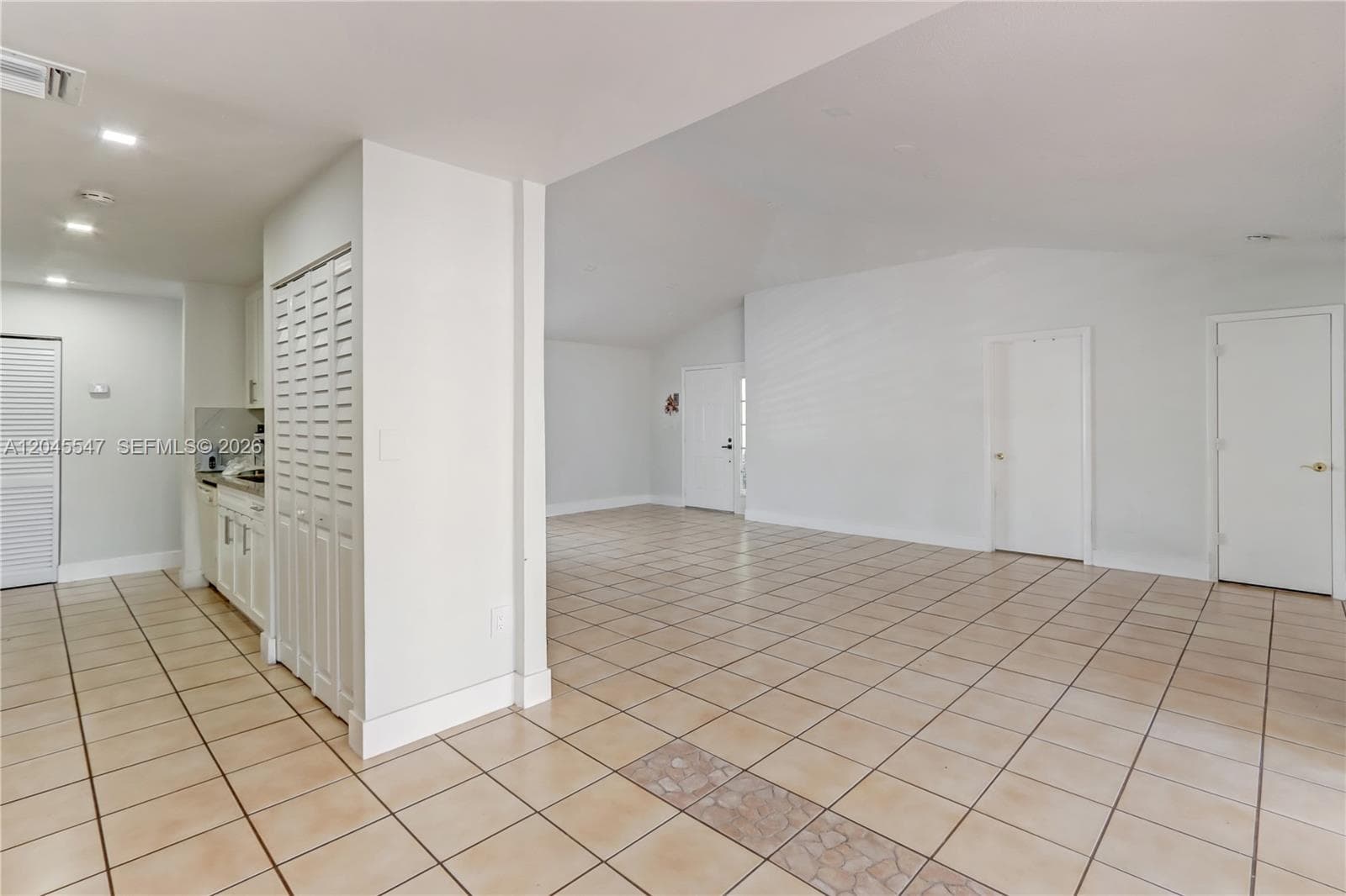 10125 SW 139th Pl photo 4