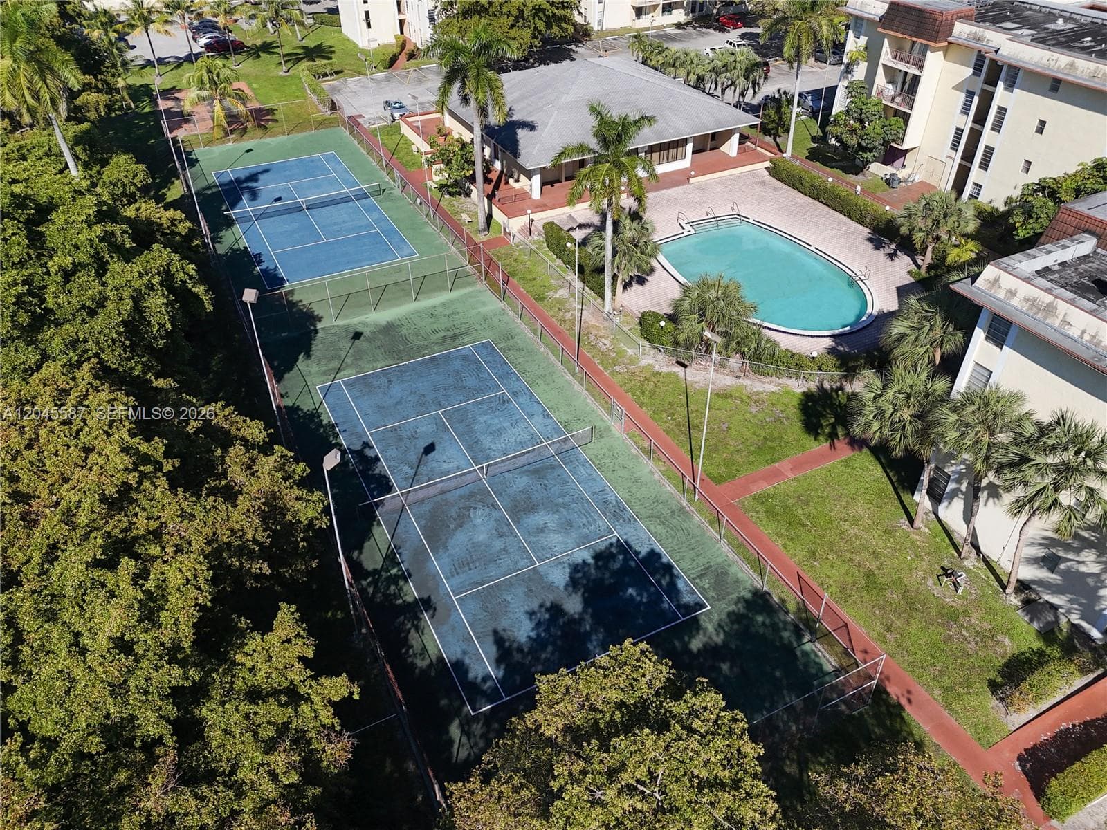 CAPRI GARDENS CONDO · #B315 in North Miami - Photo 15