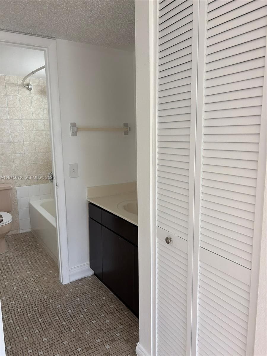COLLINS VISTA CONDO · #404 in Miami Beach - Photo 12