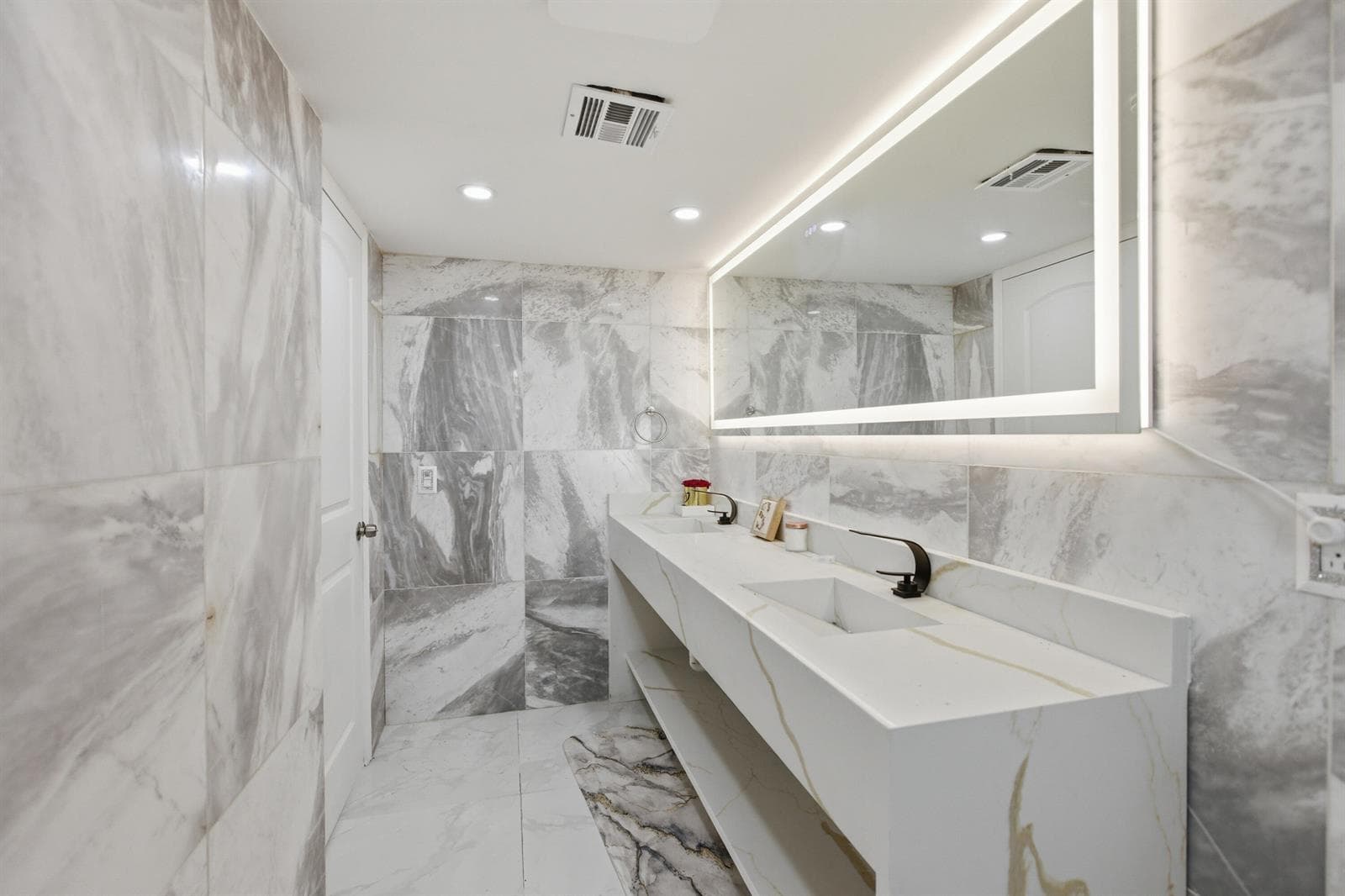 2101 S Ocean Drive 1507-9640