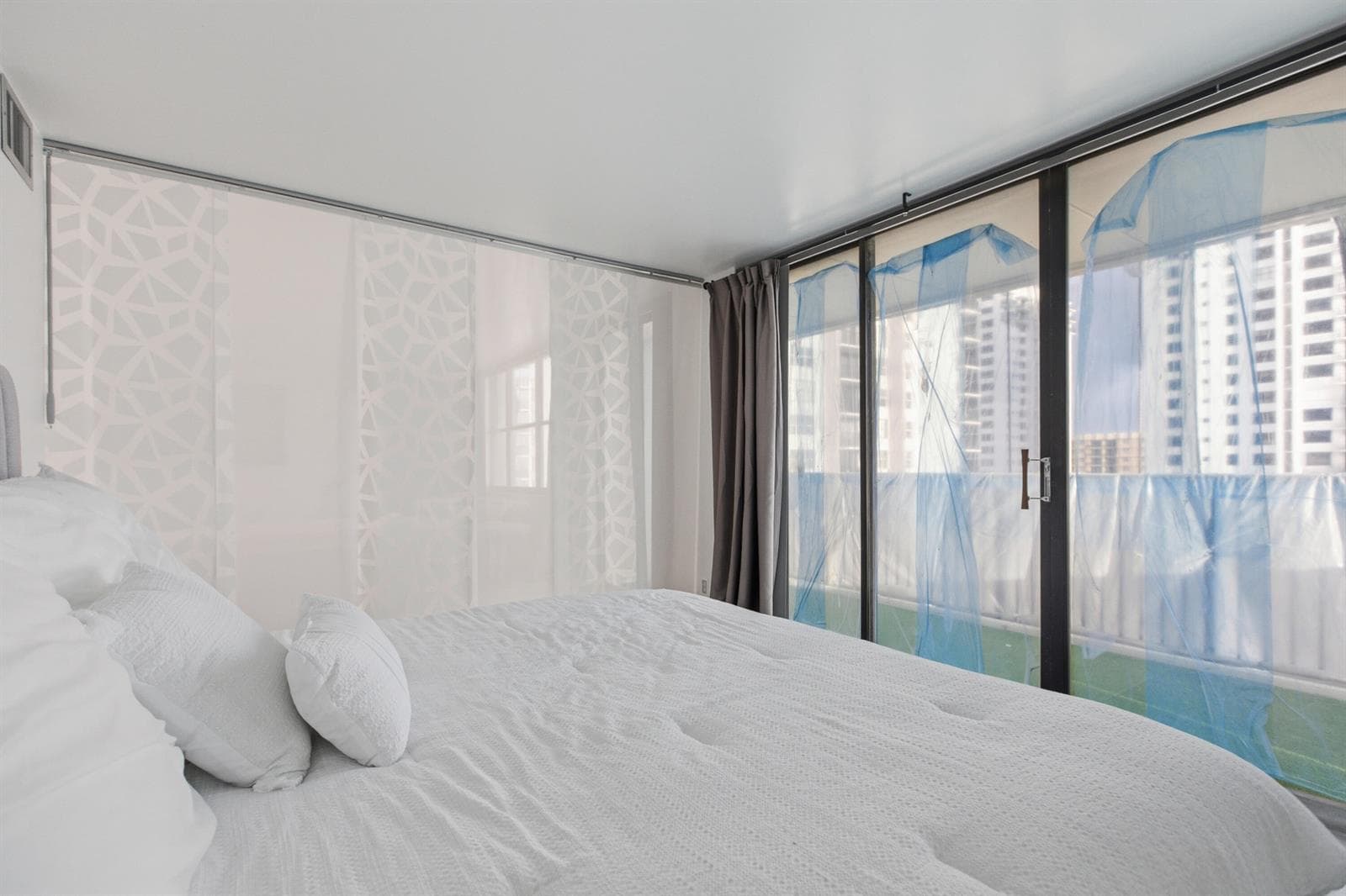 2101 S Ocean Drive 1507-9563