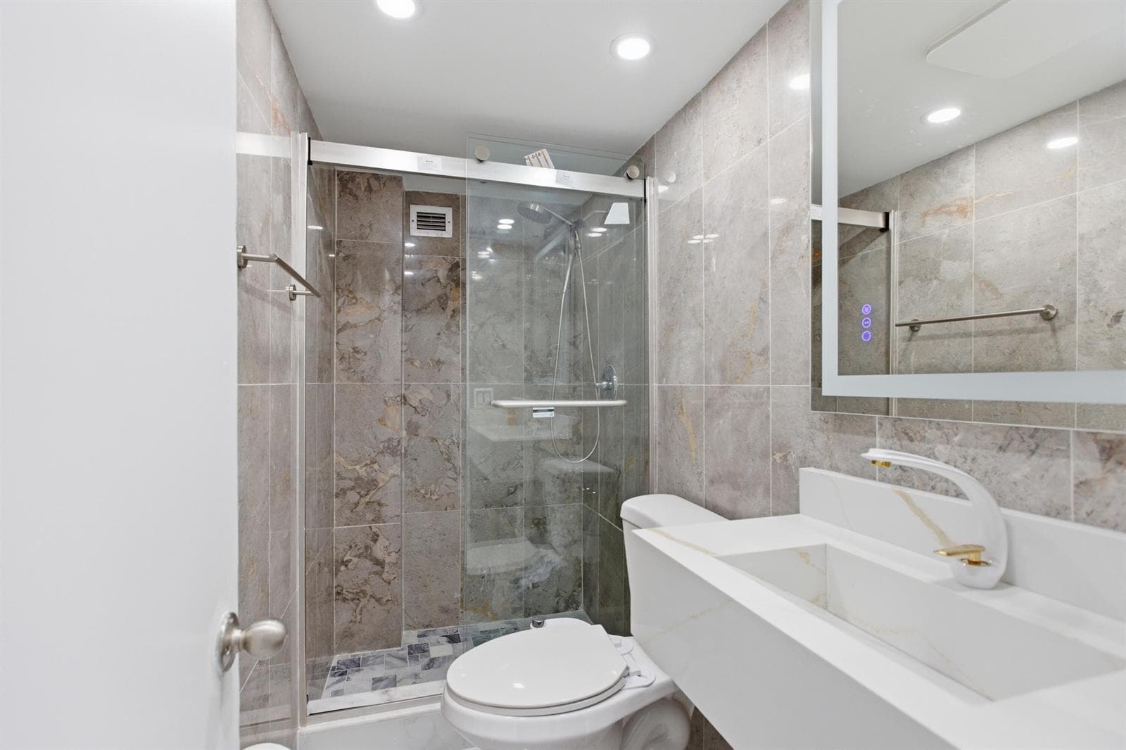 2101 S Ocean Drive 1507-9591
