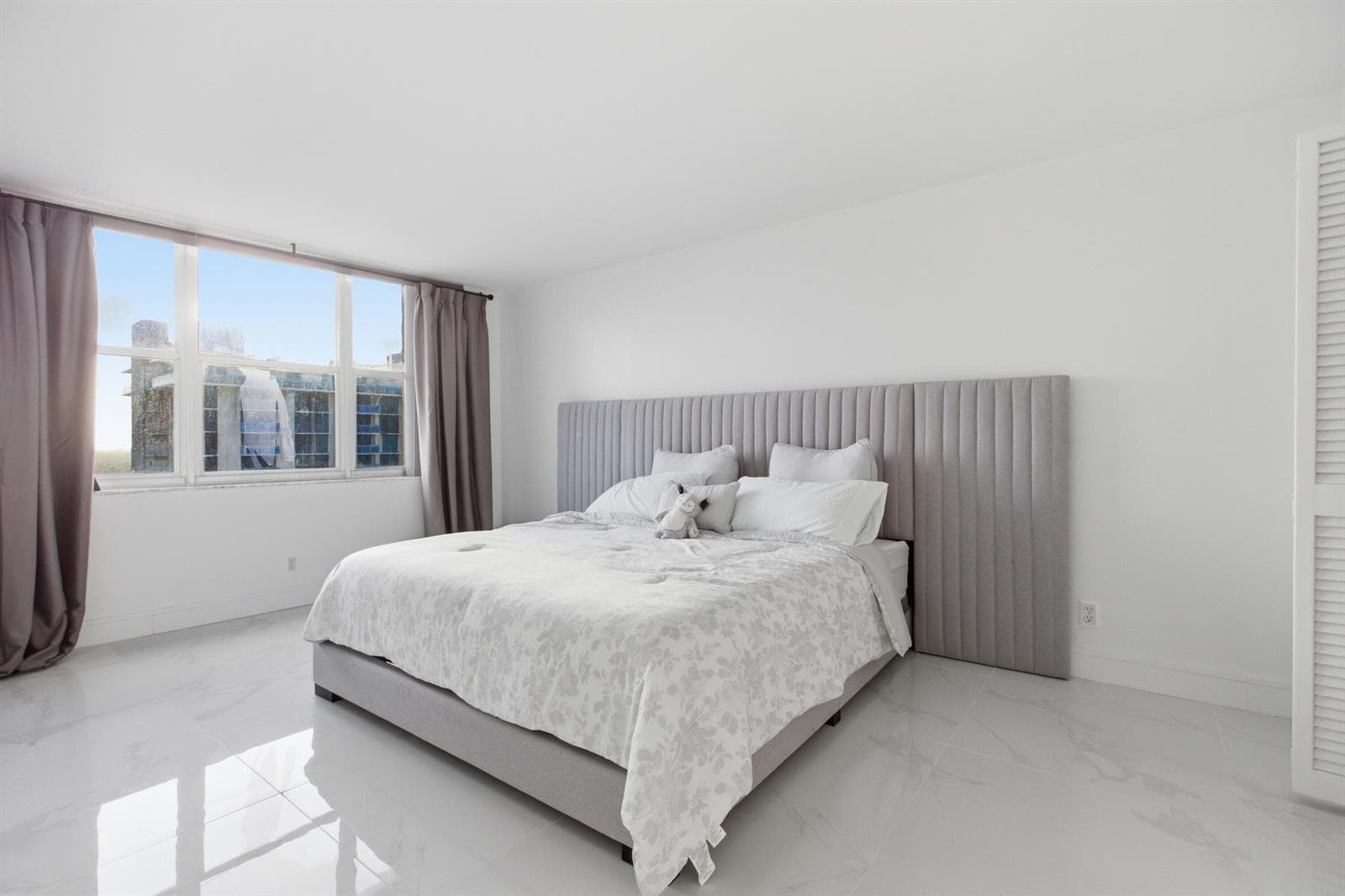 2101 S Ocean Drive 1507-9605
