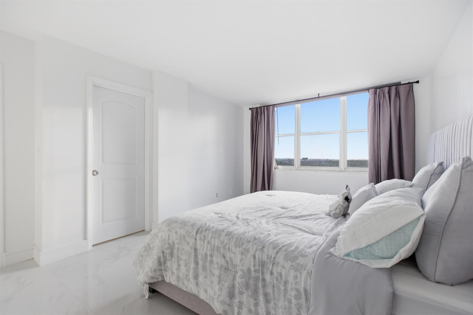 2101 S Ocean Drive 1507-9619