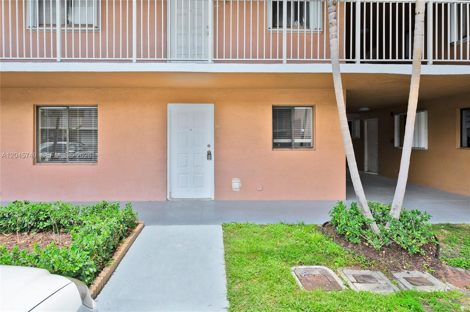 VILLAMORE CONDO · #B-111 in Hialeah - Photo 1