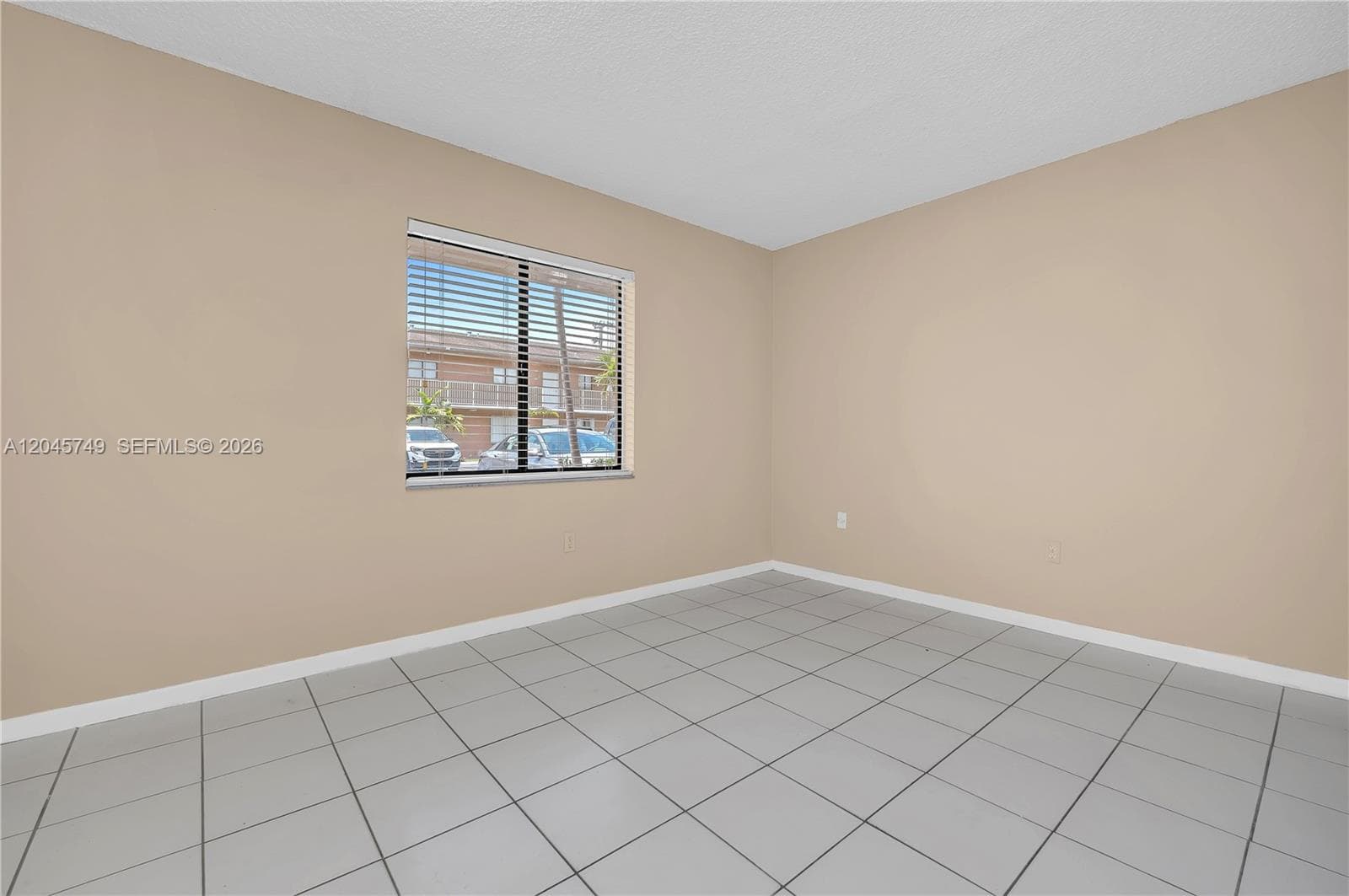 VILLAMORE CONDO · #B-111 in Hialeah - Photo 4