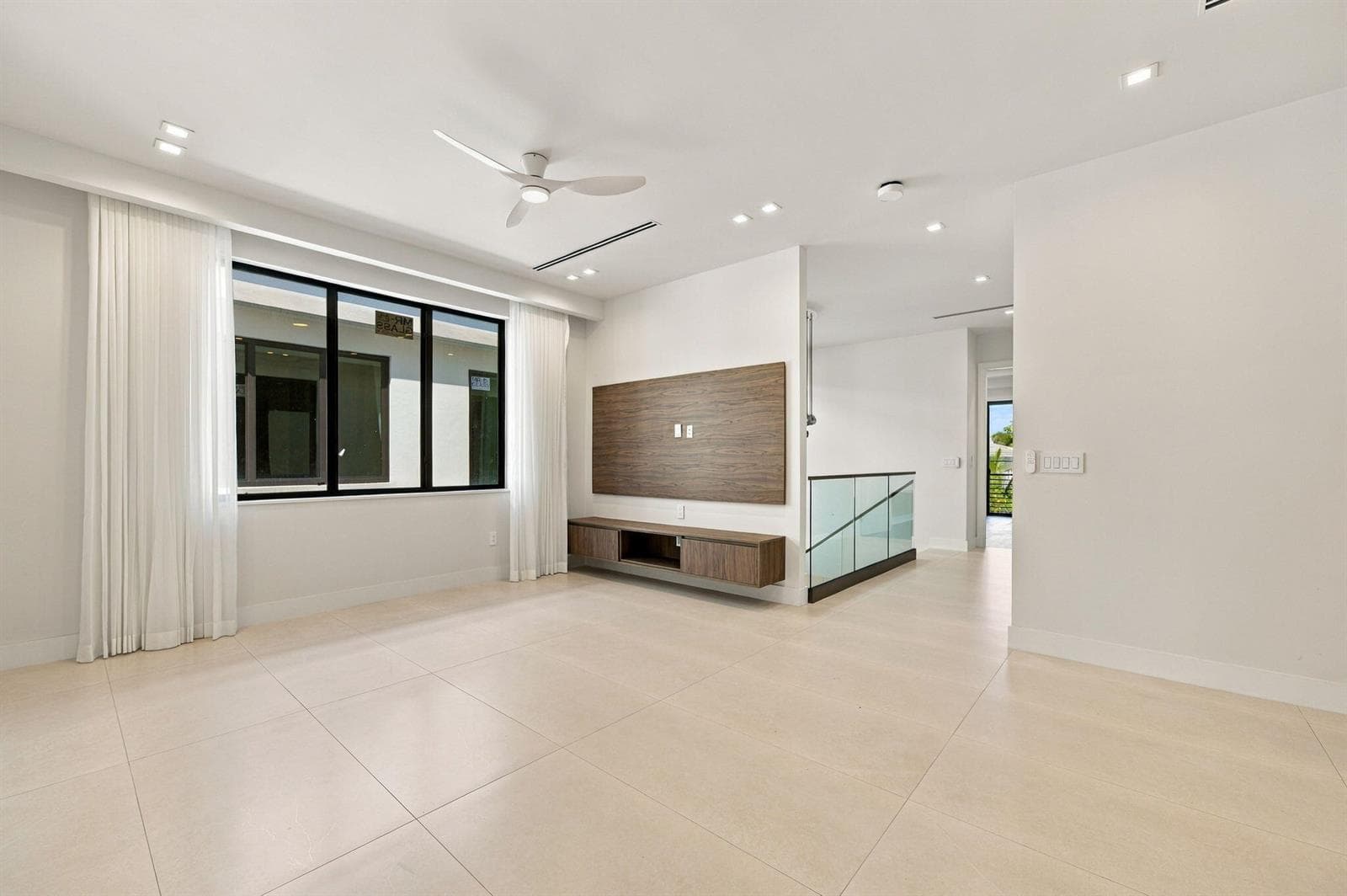 19-web-or-mls-1015-ne-3rd-st