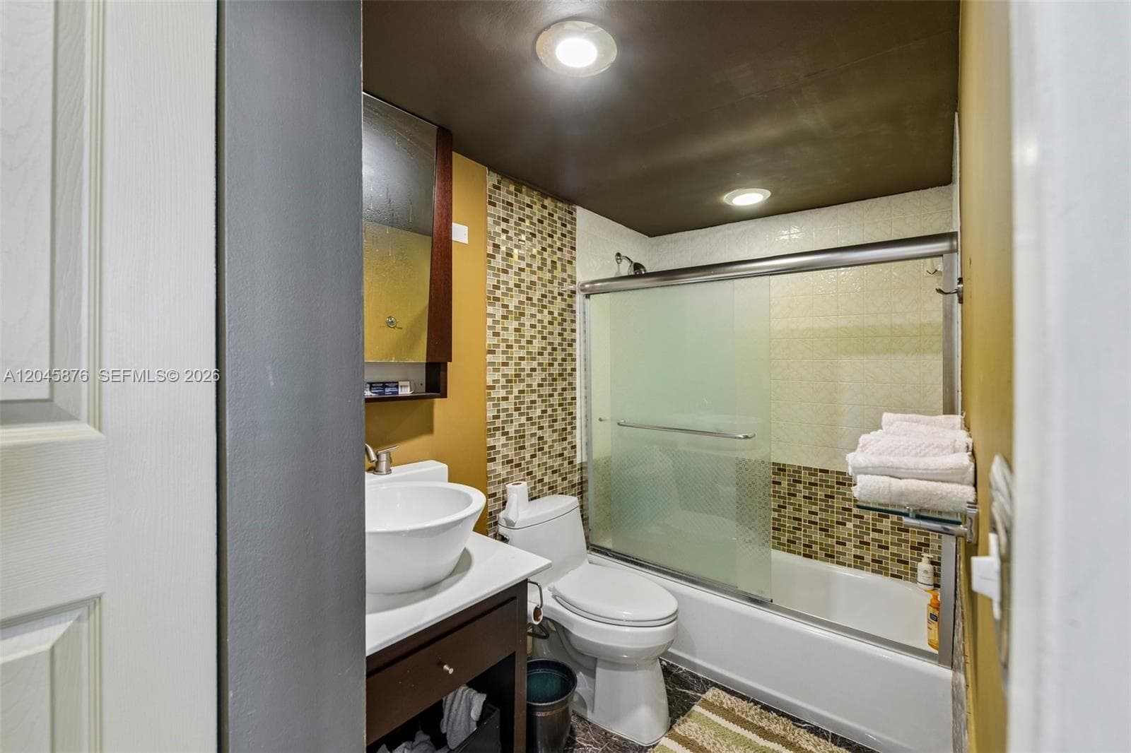 BAYVIEW TOWERS CONDO SOUT · #B706 in North Miami - Photo 10