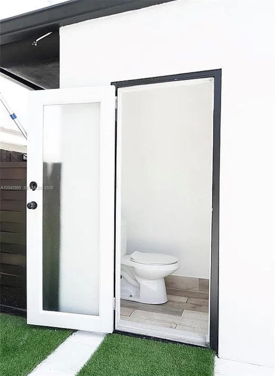 OUTDOOR BATHROOM
