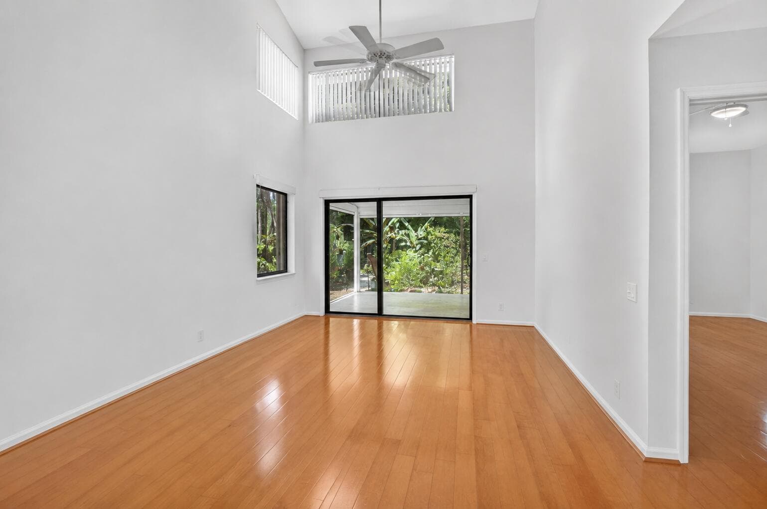 SPACIOUS LIVING AREA