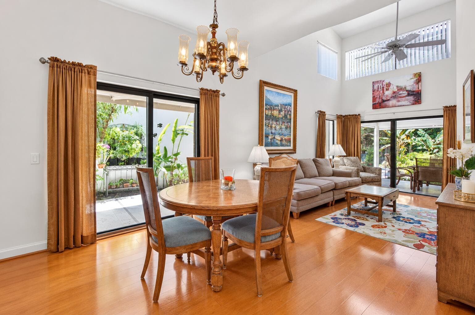 Airy Tropical Living and Dining Room